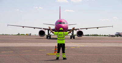 Airlines push ground handlers to cut turnaround times and open up to new technologies 